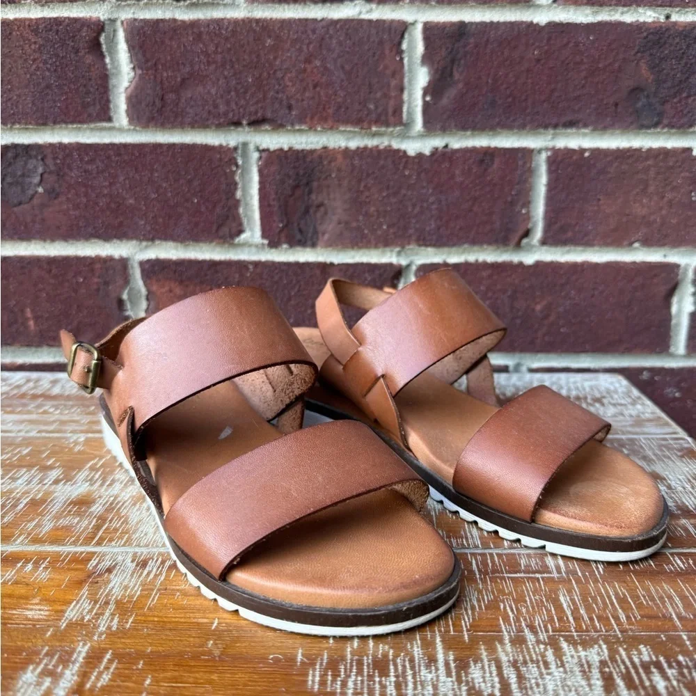 Bertuchi Leather Sandals